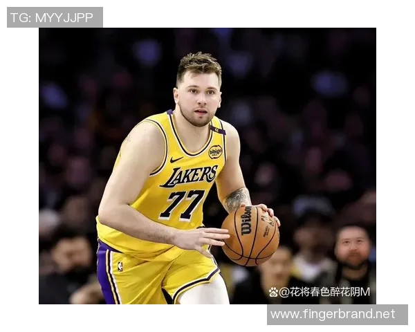 “东皇”再连线 东契奇快攻助飞詹姆斯