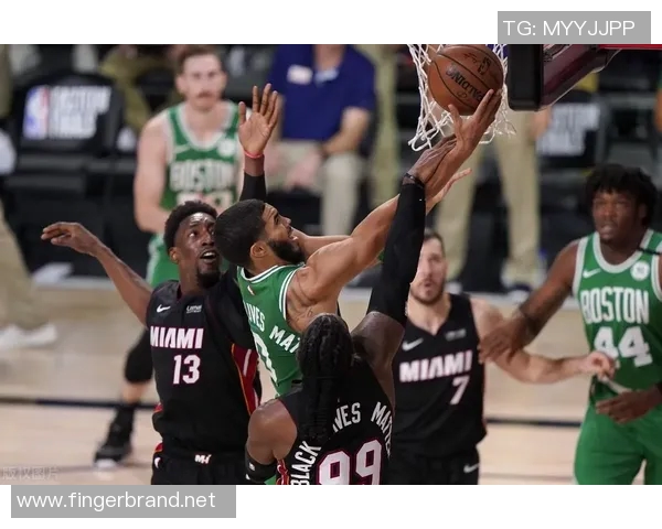 拼劲十足！布劳恩半场7中4拿到8分1板3助